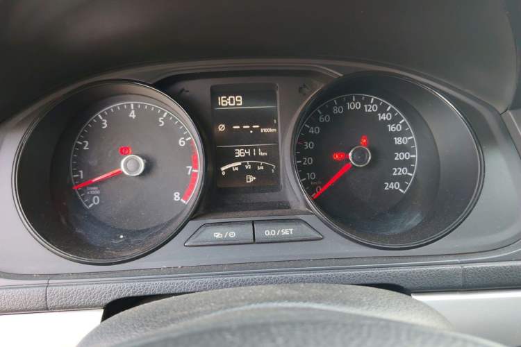 Used Volkswagen Lavida 2017 1.6L Manual Fashion Edition Instrument Cluster