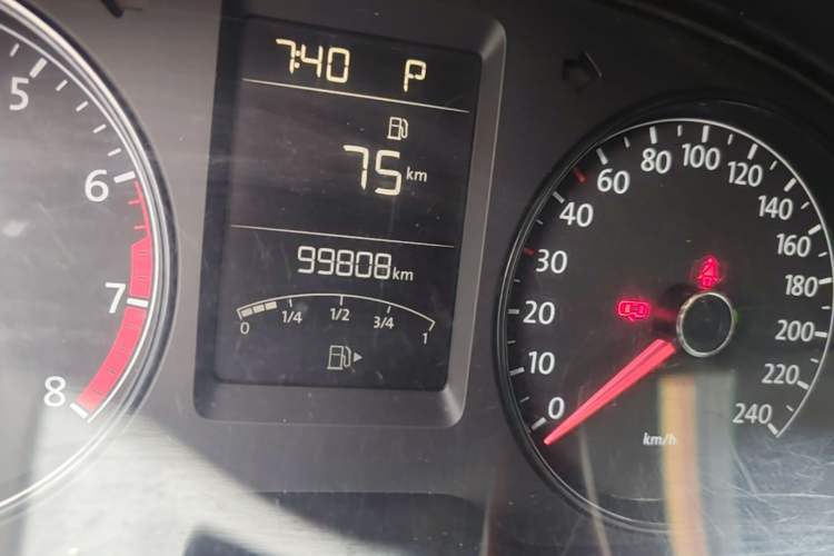 Used Volkswagen Lavida 2017 1.6L Automatic Comfort Edition Instrument Cluster