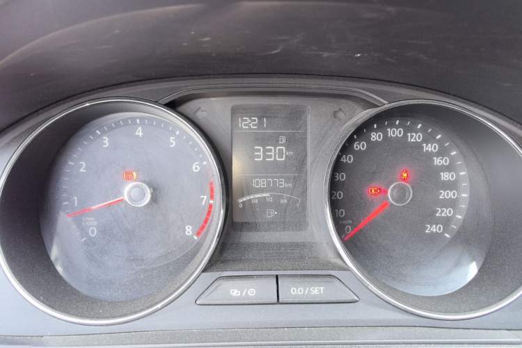 Used Volkswagen Lavida 2017 1.6L Manual Comfort Edition Instrument Cluster