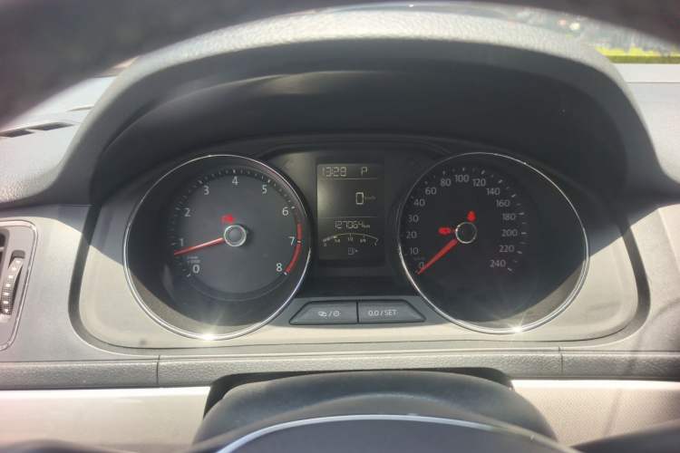 Used Volkswagen Lavida 2017 1.6L Automatic Comfort Edition Instrument Cluster