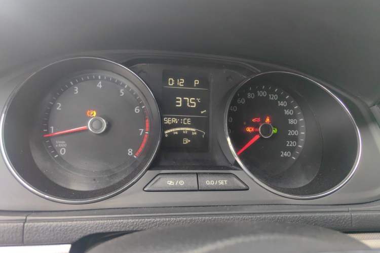 Used Volkswagen Lavida 2017 1.6L Automatic Comfort Edition Instrument Cluster