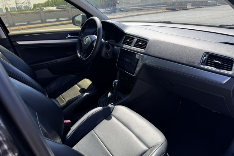 Used Volkswagen Lavida 2017 1.6L Automatic Fashion Edition Interior 1
