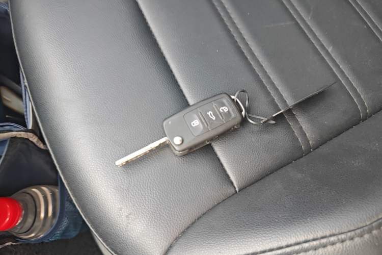 Used Volkswagen Lavida 2017 1.6L Automatic Fashion Edition Interior 1