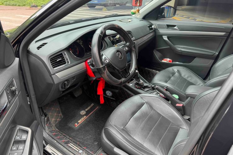 Used Volkswagen Lavida 2017 230TSI DSG Comfort Edition Interior 2