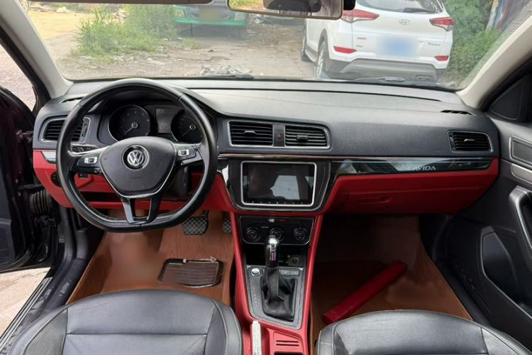 Used Volkswagen Lavida 2017 230TSI DSG Comfort Edition Interior 2
