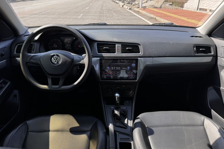 Used Volkswagen Lavida 2017 1.6L Automatic Fashion Edition Interior 3