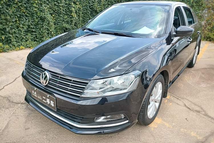 Used Volkswagen Lavida 2017 1.6L Manual Comfort Edition Guazi used car, China used car export, Used car for sale, Used  cars, Cheapest cars for sale
