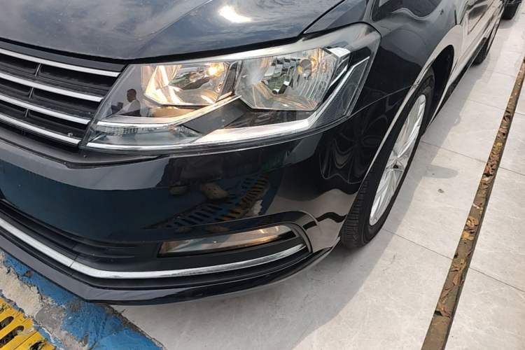 Used Volkswagen Lavida 2017 230TSI DSG Comfort Edition Left Front Headlight
