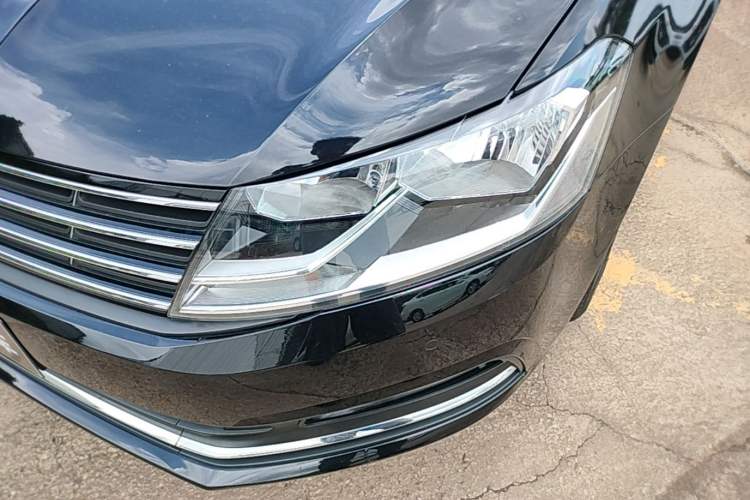 Used Volkswagen Lavida 2017 1.6L Manual Comfort Edition Left Front Headlight