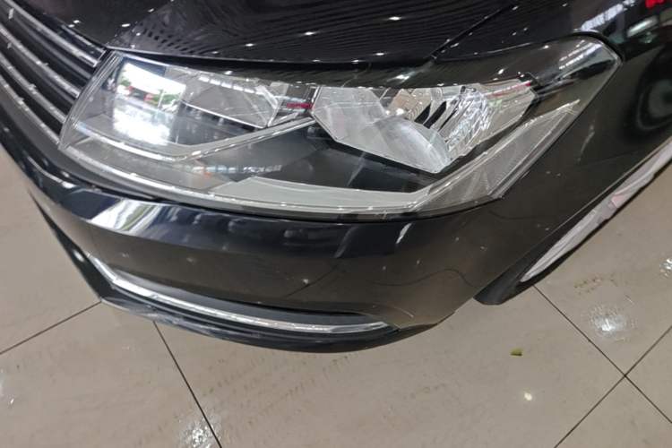 Used Volkswagen Lavida 2017 1.6L Automatic Comfort Edition Left Front Headlight