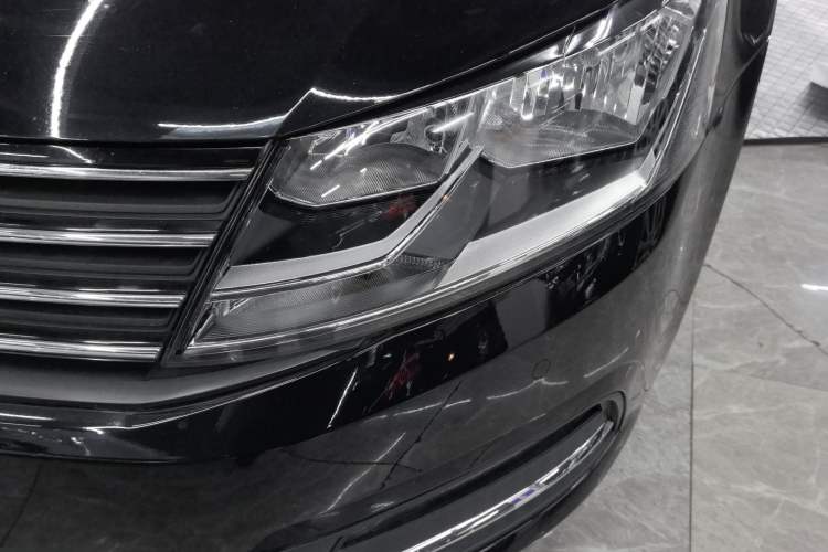 Used Volkswagen Lavida 2017 1.6L Manual Comfort Edition Left Front Headlight
