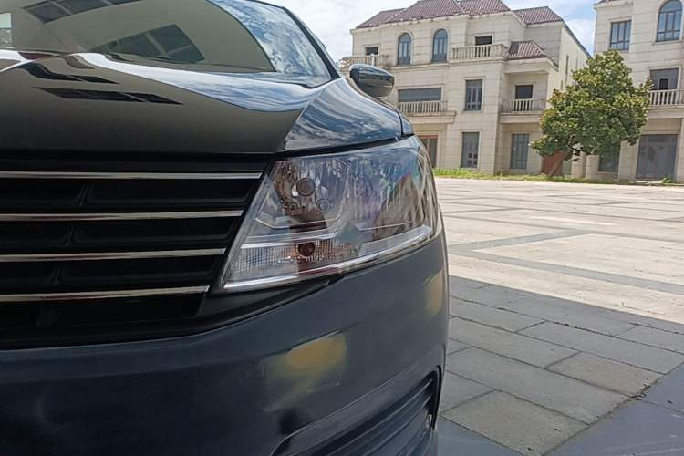 Used Volkswagen Lavida 2017 1.6L Automatic Fashion Edition Left Front Headlight