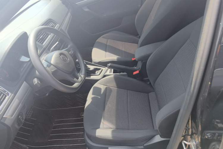 Used Volkswagen Lavida 2017 1.6L Automatic Fashion Edition Left Front Seat
