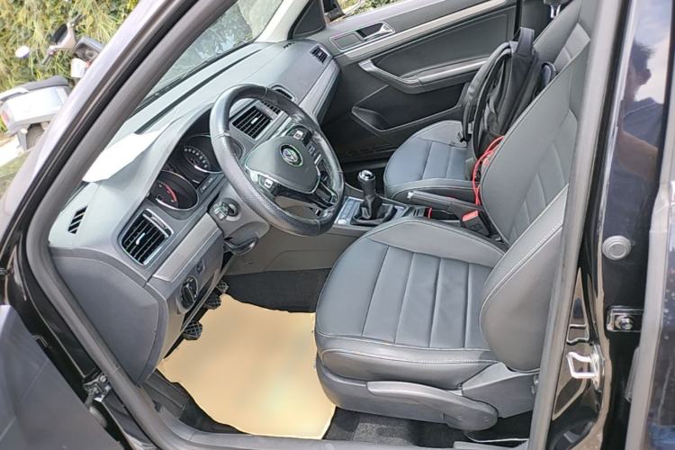 Used Volkswagen Lavida 2017 1.6L Manual Comfort Edition Left Front Seat