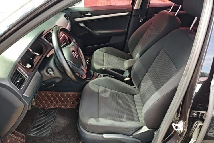Used Volkswagen Lavida 2017 1.6L Manual Fashion Edition Left Front Seat
