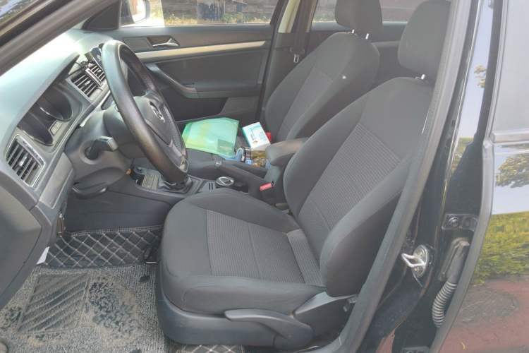 Used Volkswagen Lavida 2017 1.6L Manual Fashion Edition Left Front Seat