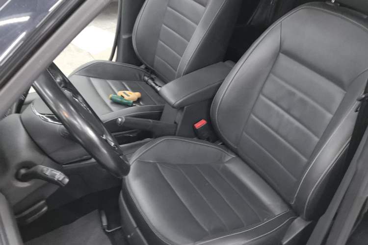 Used Volkswagen Lavida 2017 1.6L Manual Comfort Edition Left Front Seat