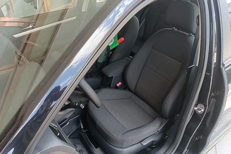 Used Volkswagen Lavida 2017 1.6L Automatic Fashion Edition Left Front Seat