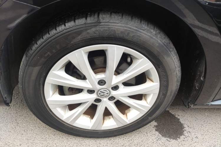 Used Volkswagen Lavida 2017 1.6L Automatic Comfort Edition Left Front Wheel Hub