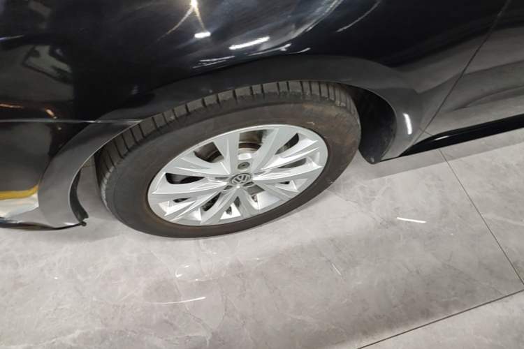 Used Volkswagen Lavida 2017 230TSI DSG Comfort Edition Left Front Wheel Hub