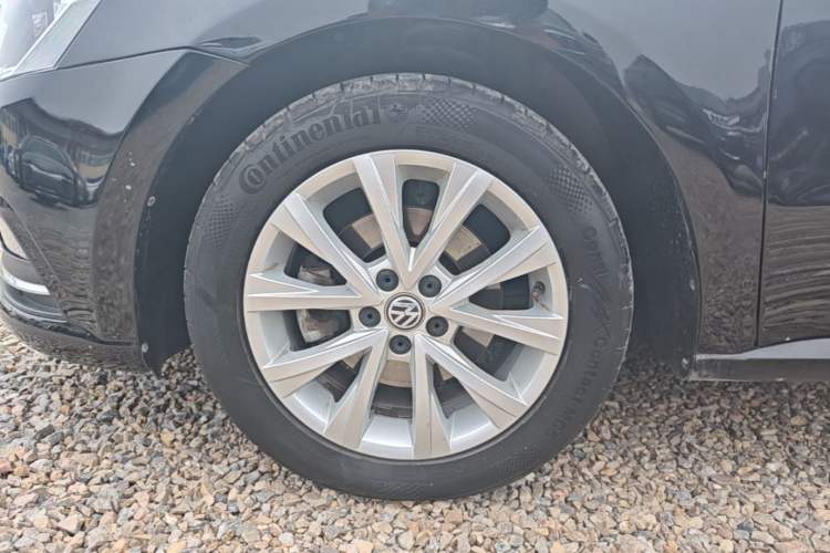 Used Volkswagen Lavida 2017 1.6L Automatic Comfort Edition Left Front Wheel Hub