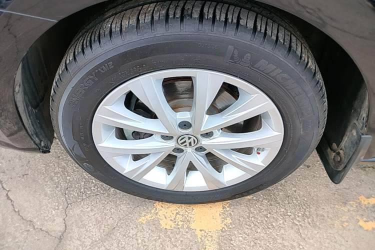 Used Volkswagen Lavida 2017 1.6L Manual Comfort Edition Left Front Wheel Hub