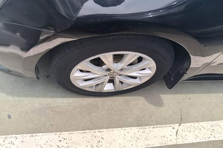 Used Volkswagen Lavida 2017 1.6L Automatic Comfort Edition Left Front Wheel Hub