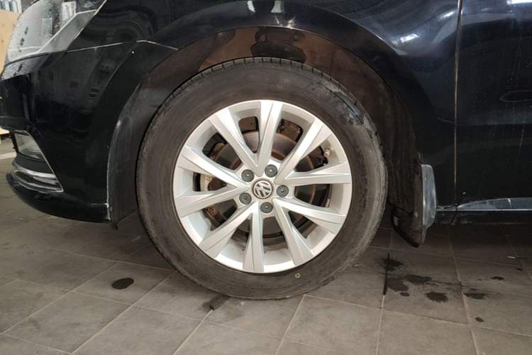 Used Volkswagen Lavida 2017 1.6L Manual Comfort Edition Left Front Wheel Hub