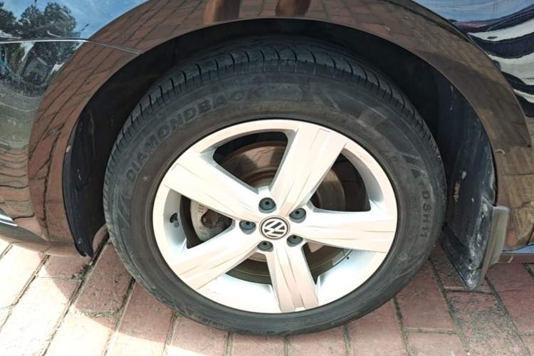 Used Volkswagen Lavida 2017 1.6L Manual Fashion Edition Left Front Wheel Hub