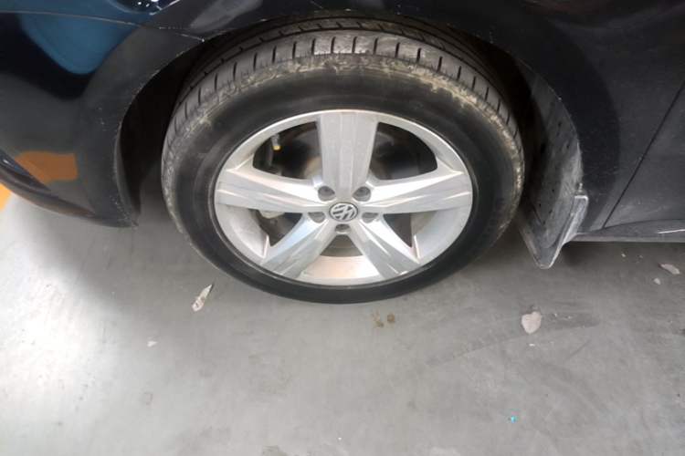 Used Volkswagen Lavida 2017 1.6L Manual Fashion Edition Left Front Wheel Hub