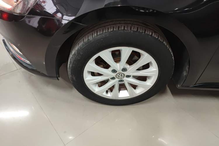 Used Volkswagen Lavida 2017 1.6L Manual Comfort Edition Left Front Wheel Hub