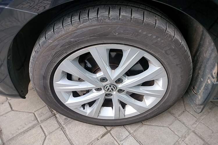 Used Volkswagen Lavida 2017 230TSI DSG Comfort Edition Left Front Wheel Hub