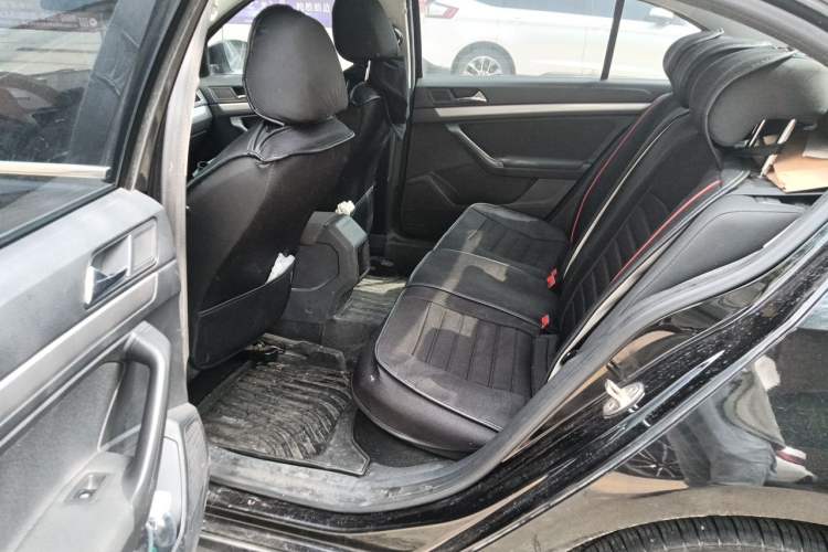 Used Volkswagen Lavida 2017 1.6L Automatic Fashion Edition Left Rear Seat
