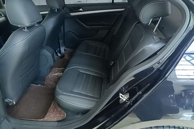 Used Volkswagen Lavida 2017 1.6L Automatic Fashion Edition Left Rear Seat