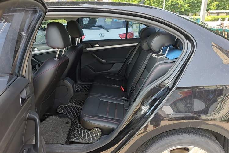 Used Volkswagen Lavida 2017 1.6L Manual Fashion Edition Left Rear Seat