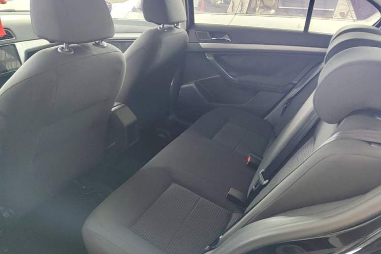 Used Volkswagen Lavida 2017 1.6L Automatic Fashion Edition Left Rear Seat