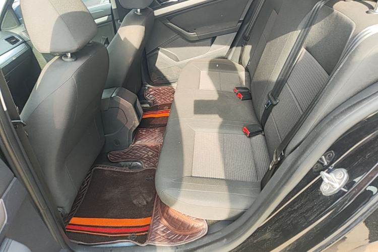 Used Volkswagen Lavida 2017 1.6L Manual Fashion Edition Left Rear Seat