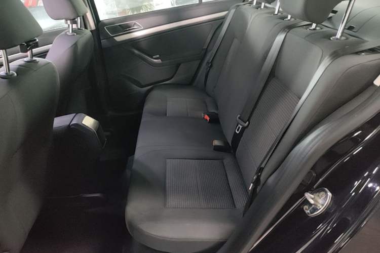 Used Volkswagen Lavida 2017 1.6L Automatic Fashion Edition Left Rear Seat