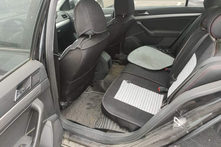 Used Volkswagen Lavida 2017 1.6L Automatic Fashion Edition Left Rear Seat