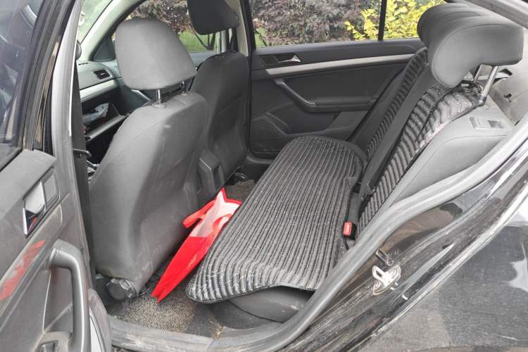 Used Volkswagen Lavida 2017 1.6L Automatic Fashion Edition Left Rear Seat