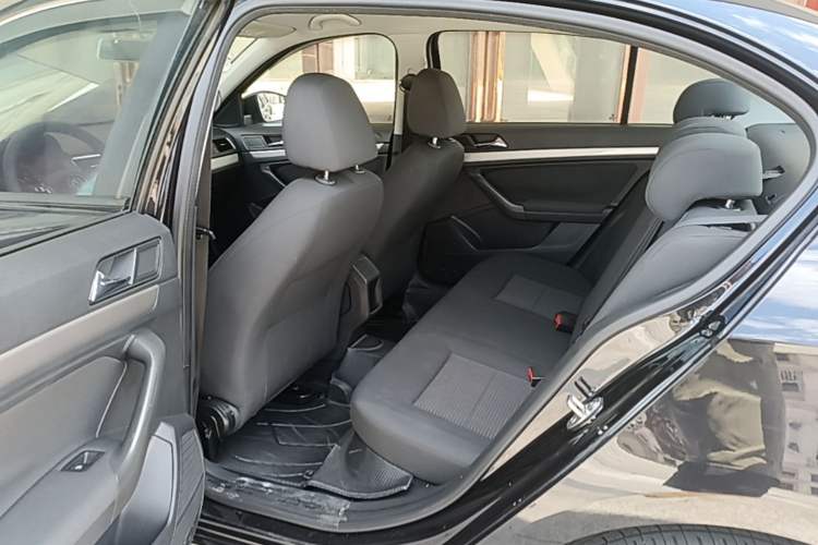 Used Volkswagen Lavida 2017 1.6L Automatic Fashion Edition Left Rear Seat