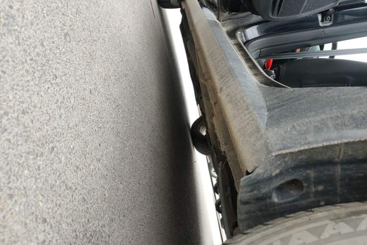 Used Volkswagen Lavida 2017 1.6L Automatic Fashion Edition Left Side Sill