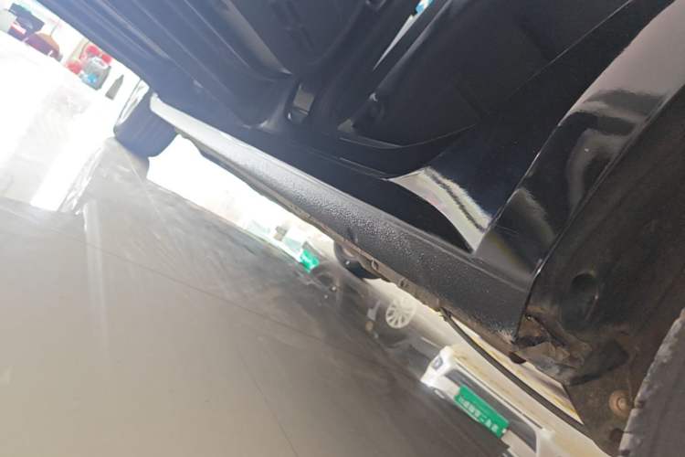 Used Volkswagen Lavida 2017 1.6L Automatic Comfort Edition Left Side Sill
