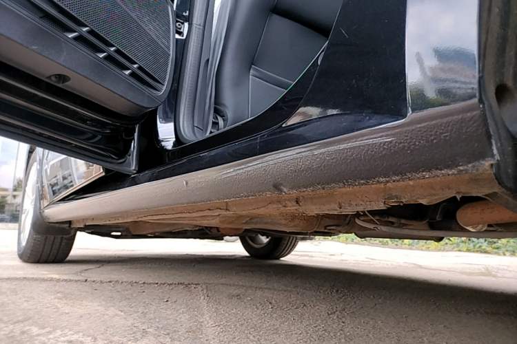 Used Volkswagen Lavida 2017 1.6L Manual Comfort Edition Left Side Sill