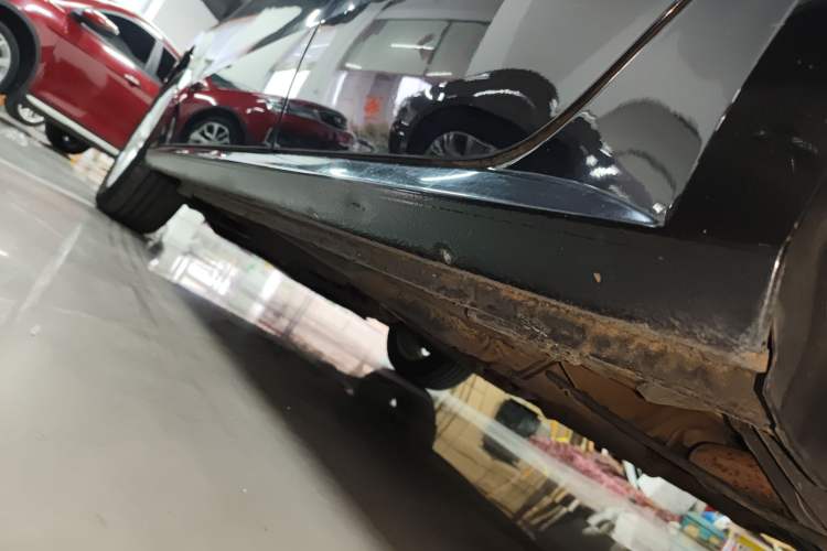 Used Volkswagen Lavida 2017 1.6L Manual Comfort Edition Left Side Sill