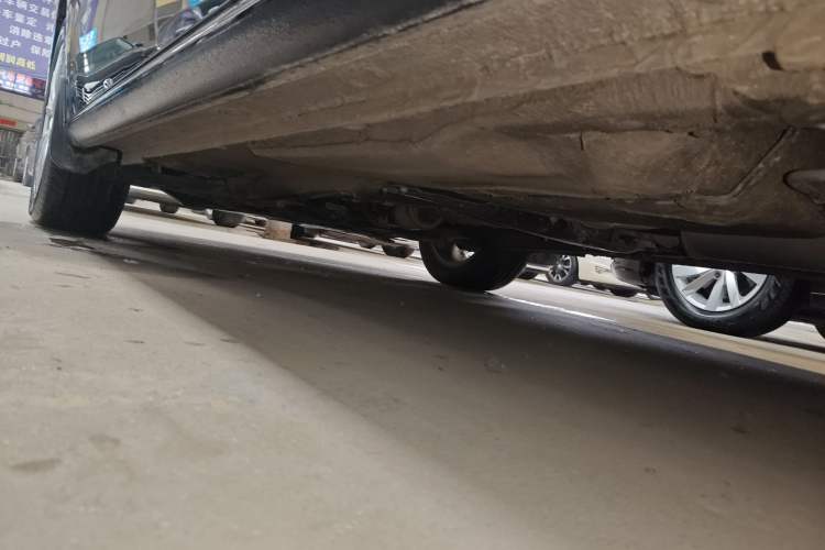 Used Volkswagen Lavida 2017 1.6L Automatic Comfort Edition Left Side Sill