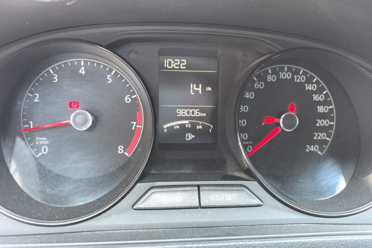Used Volkswagen Lavida 2017 1.6L Manual Fashion Edition Odometer Close Up