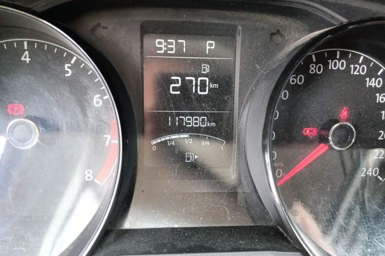 Used Volkswagen Lavida 2017 1.6L Automatic Fashion Edition Odometer Close Up