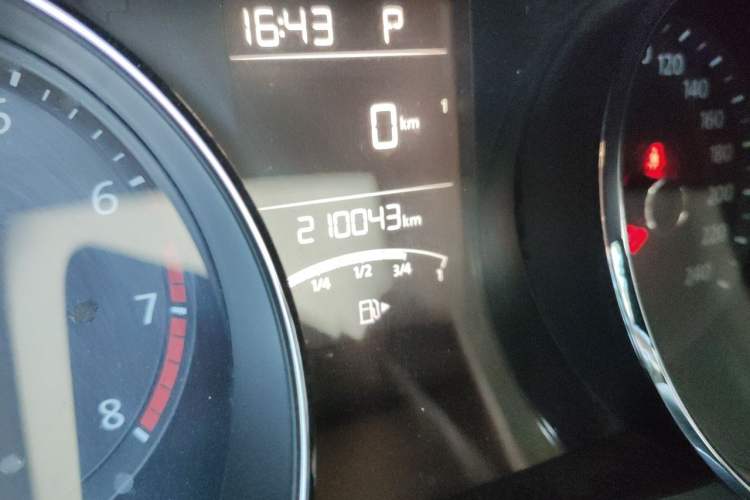 Used Volkswagen Lavida 2017 1.6L Automatic Comfort Edition Odometer Close Up