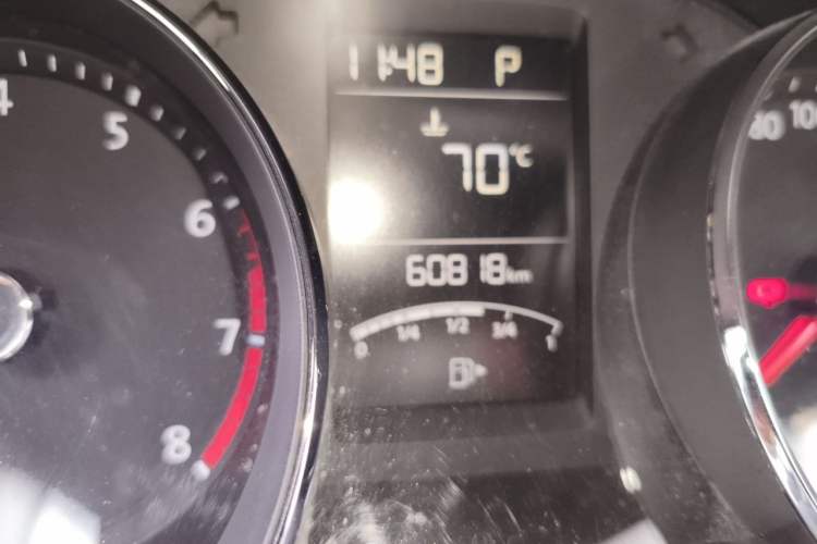 Used Volkswagen Lavida 2017 1.6L Automatic Comfort Edition Odometer Close Up